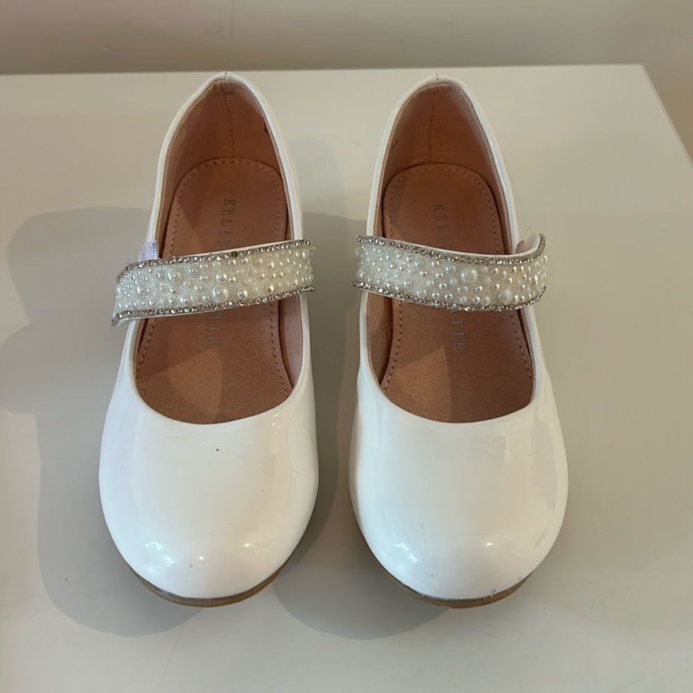 Kelly and Katie ivory patent shoes kids size 12